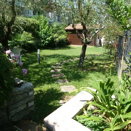 33 Holiday home *