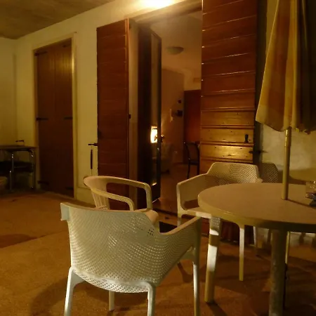 33 * Lazise