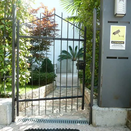 33 Lazise